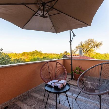 Villa Spark With Heated Pool In Rogoznica Зечево Екстер'єр фото